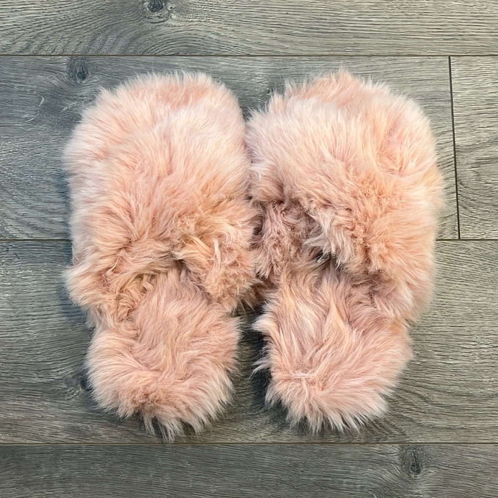 Rachel Parcell Pink Slippers